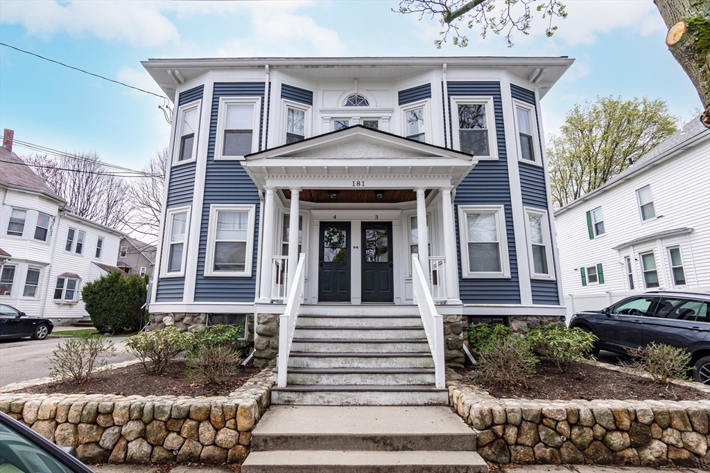181 Robbins St, Waltham, Massachusetts, 2 Bedrooms Bedrooms, 4 Rooms Rooms,1 BathroomBathrooms,Residential,For Sale,Robbins St,73509093