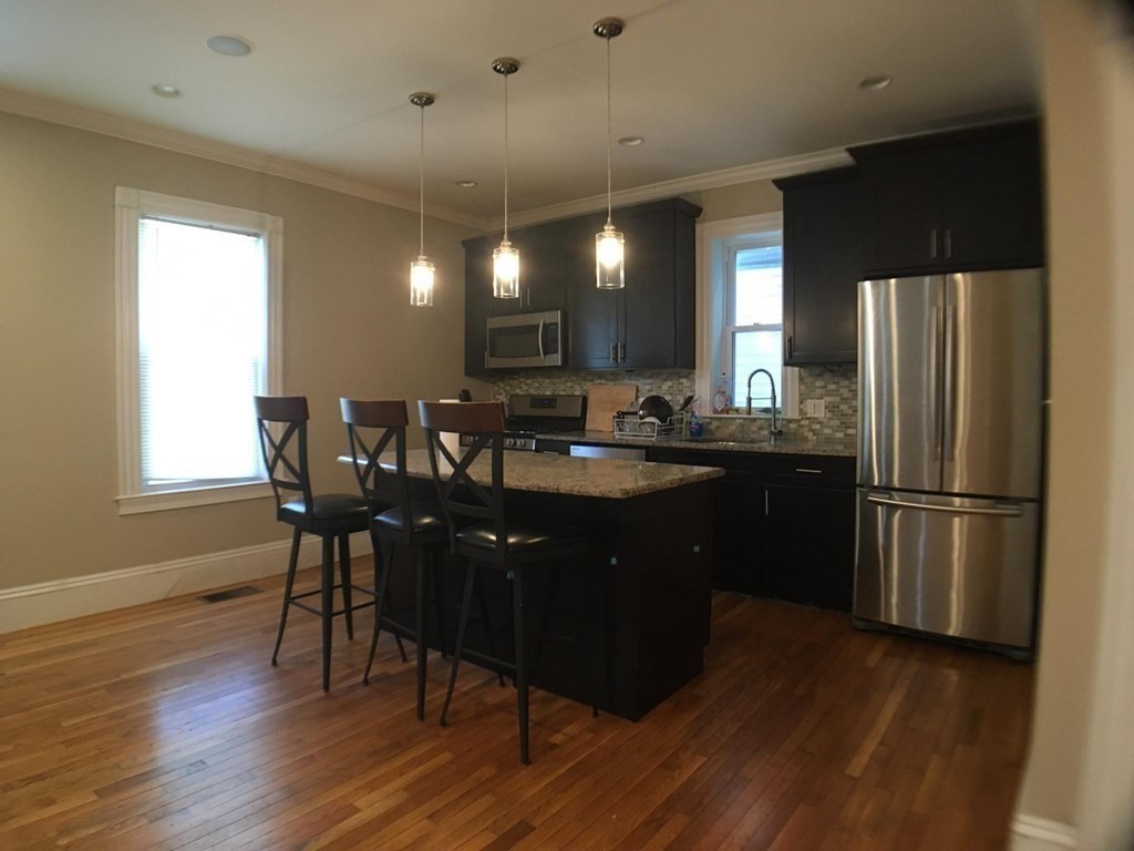 34 Whiting St, Boston, Massachusetts, 4 Bedrooms Bedrooms, 6 Rooms Rooms,1 BathroomBathrooms,Residential Lease,For Rent,Whiting St,73509102