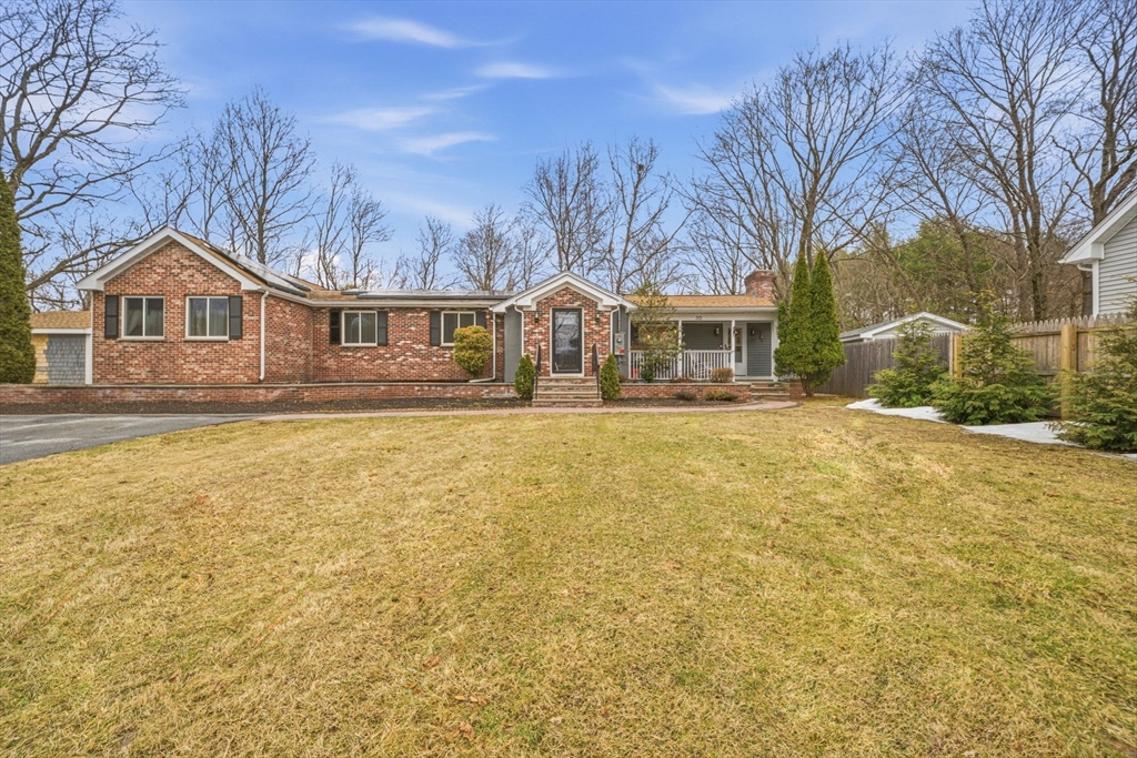 30 Glendale Ave, Uxbridge, Massachusetts, 3 Bedrooms Bedrooms, 5 Rooms Rooms,2 BathroomsBathrooms,Residential,For Sale,Glendale Ave,73509329