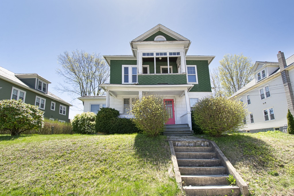 441 Hamilton St, Southbridge, Massachusetts, 6 Bedrooms Bedrooms, 13 Rooms Rooms,2 BathroomsBathrooms,Residential Income,For Sale,Hamilton St,73509111