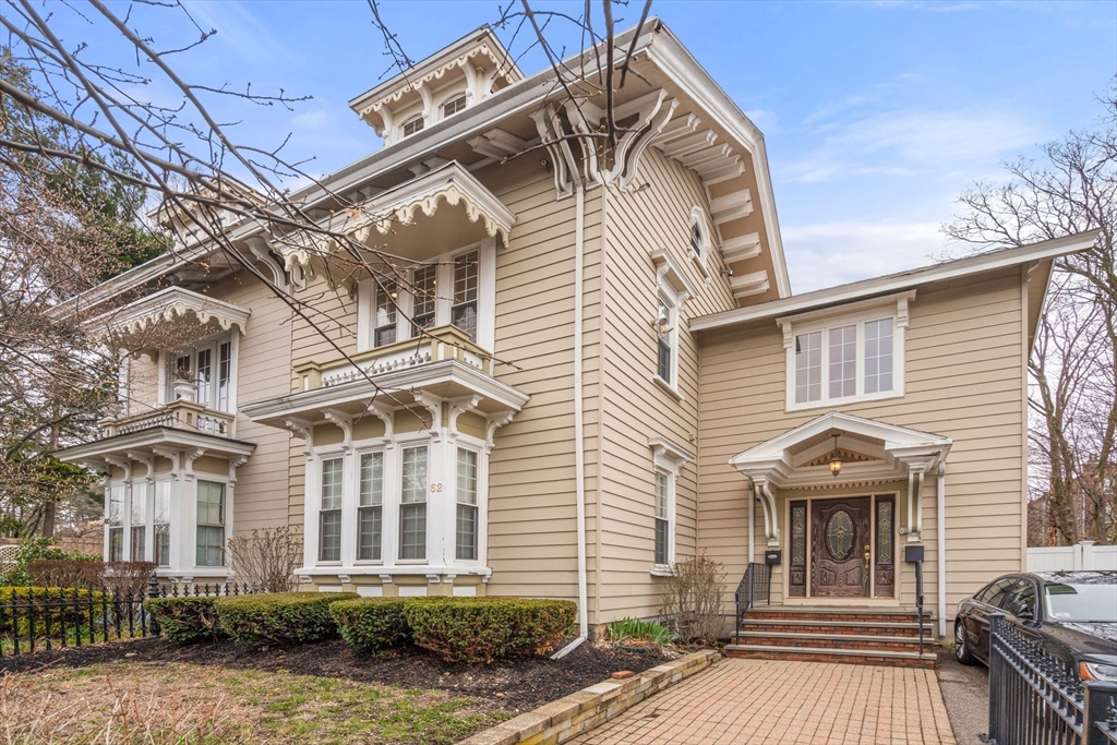 62 Winthrop St, Boston, Massachusetts, 4 Bedrooms Bedrooms, 9 Rooms Rooms,2.5 BathroomsBathrooms,Residential,For Sale,Winthrop St,73509130