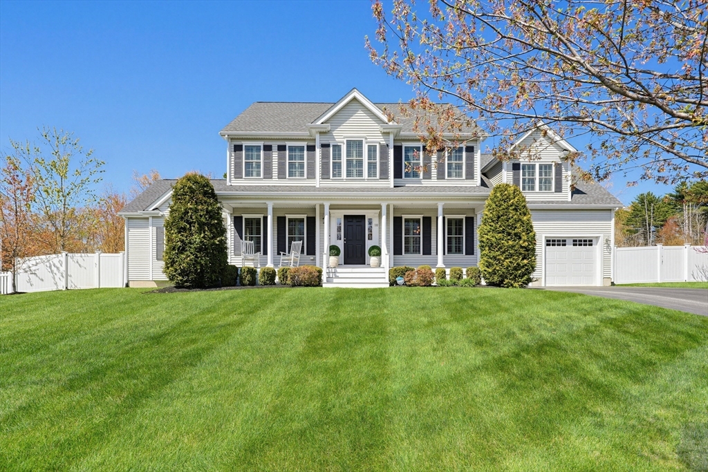 10 Veterans Way, North Attleboro, Massachusetts, 4 Bedrooms Bedrooms, 11 Rooms Rooms,3.5 BathroomsBathrooms,Residential,For Sale,Veterans Way,73509351
