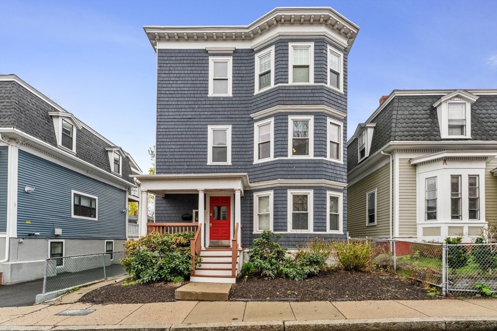 37 Moseley, Boston, Massachusetts, 2 Bedrooms Bedrooms, 5 Rooms Rooms,1 BathroomBathrooms,Residential,For Sale,Moseley,73509129