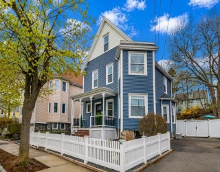 19 Pine St., Malden, Massachusetts, 4 Bedrooms Bedrooms, 7 Rooms Rooms,2.5 BathroomsBathrooms,Residential,For Sale,Pine St.,73509303