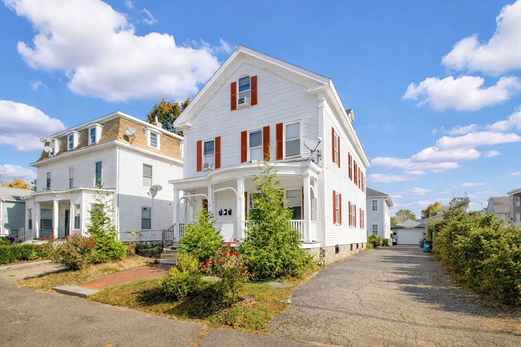 37 Benefit St, Worcester, Massachusetts, 9 Bedrooms Bedrooms, 16 Rooms Rooms,3 BathroomsBathrooms,Residential Income,For Sale,Benefit St,73497971