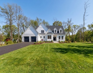 345 Central Tpke, Sutton, Massachusetts, 4 Bedrooms Bedrooms, 9 Rooms Rooms,4.5 BathroomsBathrooms,Residential,For Sale,Central Tpke,73501713
