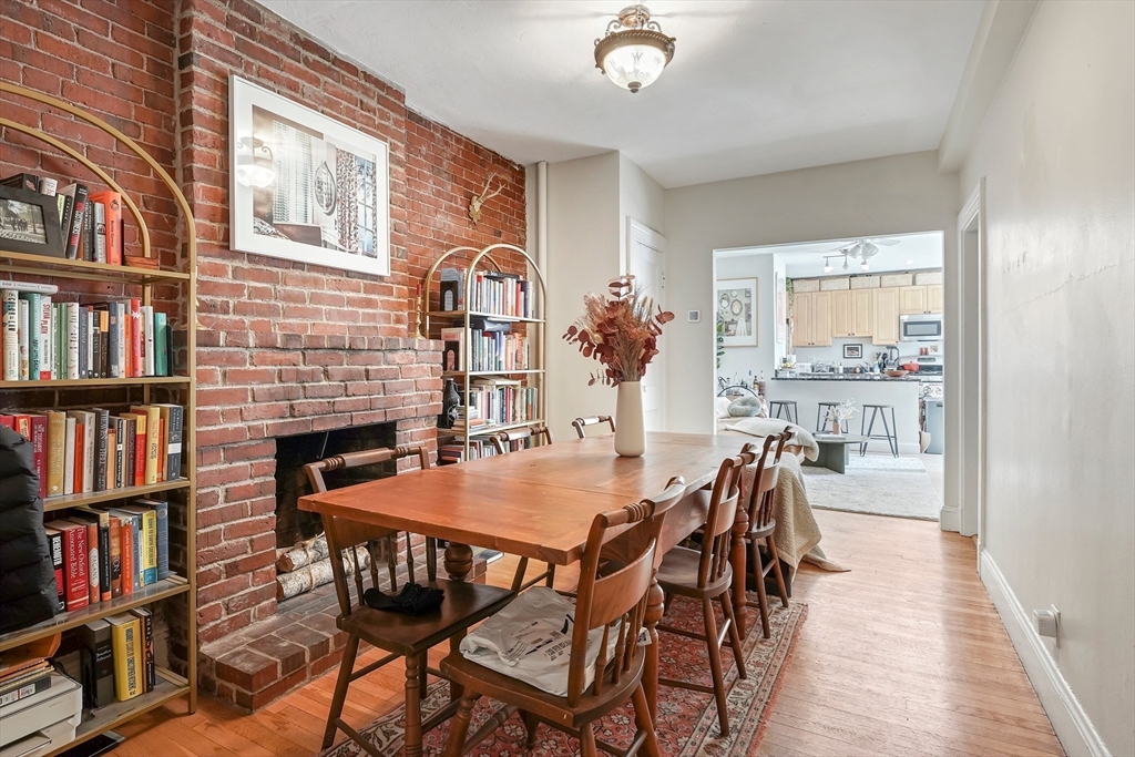 130 Myrtle St, Boston, Massachusetts, 1 Bedroom Bedrooms, 4 Rooms Rooms,1 BathroomBathrooms,Residential Lease,For Rent,Myrtle St,73509161