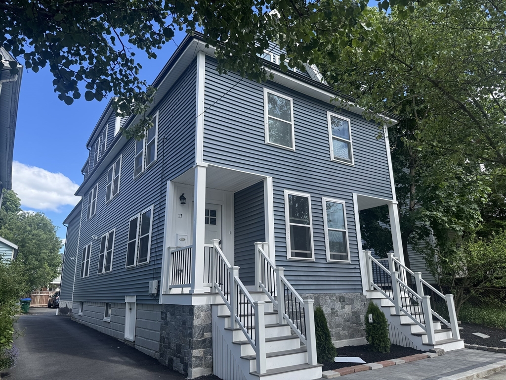 17 Cherry Street, Medford, Massachusetts, 10 Bedrooms Bedrooms, 15 Rooms Rooms,6 BathroomsBathrooms,Residential Income,For Sale,Cherry Street,73509374