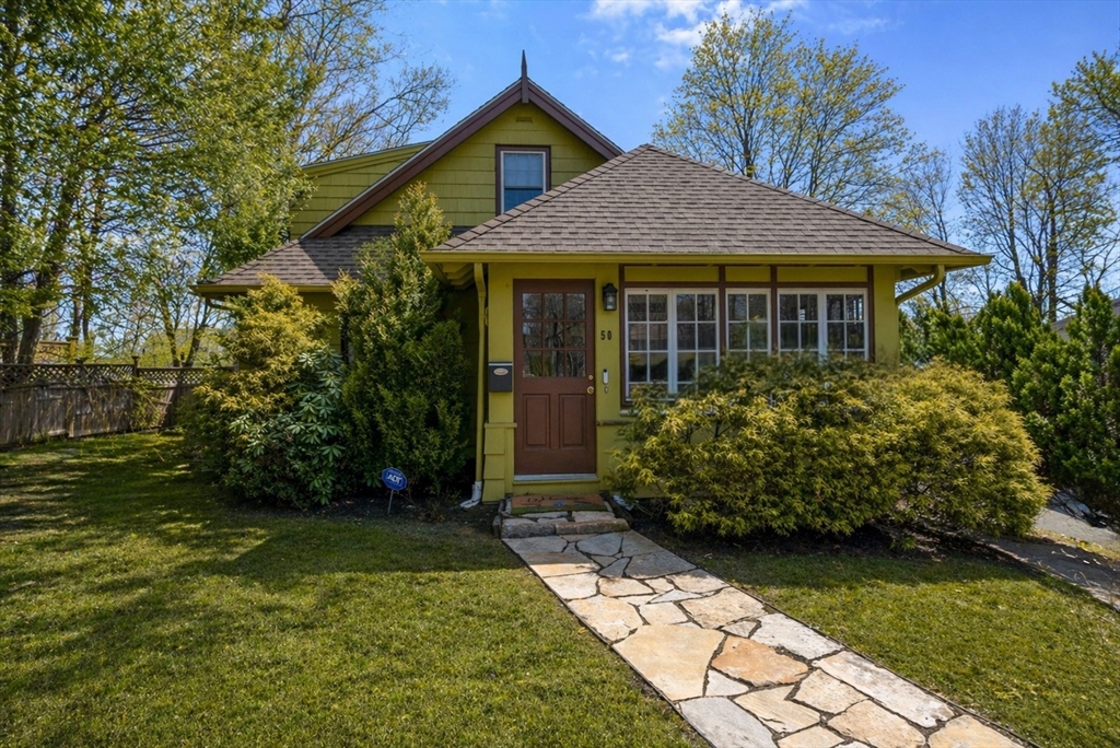 50 Grove Hill Park, Newton, Massachusetts, 4 Bedrooms Bedrooms, 10 Rooms Rooms,2 BathroomsBathrooms,Residential,For Sale,Grove Hill Park,73509382