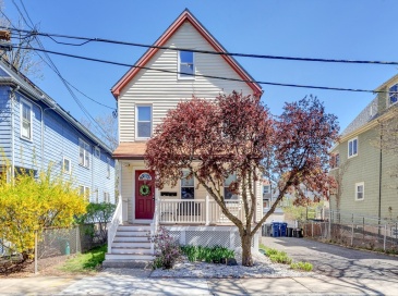 13 - 15 Foch Street, Cambridge, Massachusetts, 3 Bedrooms Bedrooms, 9 Rooms Rooms,2 BathroomsBathrooms,Residential Income,For Sale,Foch Street,73509187