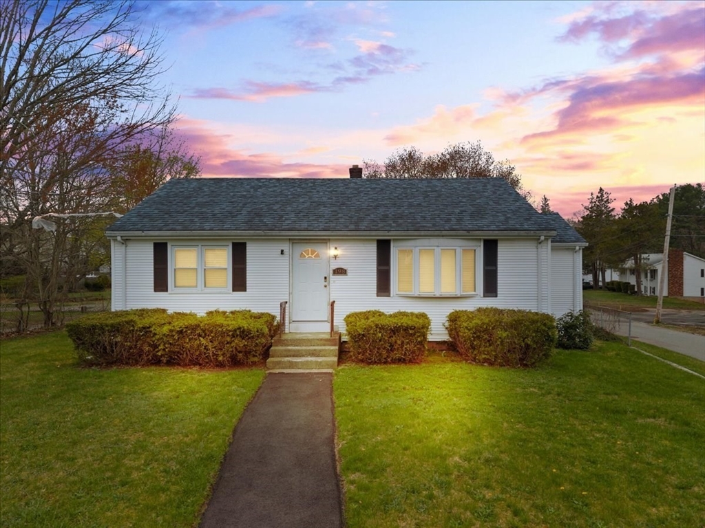 198 Highland St, Taunton, Massachusetts, 3 Bedrooms Bedrooms, 4 Rooms Rooms,2 BathroomsBathrooms,Residential,For Sale,Highland St,73509344