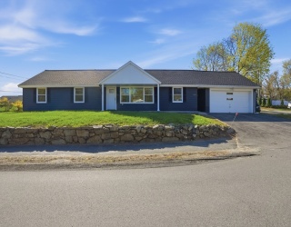 181 Green Street, Stoneham, Massachusetts, 4 Bedrooms Bedrooms, 7 Rooms Rooms,2.5 BathroomsBathrooms,Residential,For Sale,Green Street,73508665