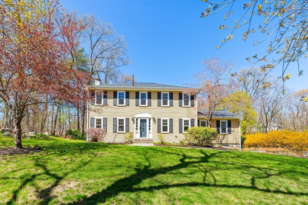 16 Wayland Hills Rd, Wayland, Massachusetts, 4 Bedrooms Bedrooms, 8 Rooms Rooms,2.5 BathroomsBathrooms,Residential,For Sale,Wayland Hills Rd,73509210