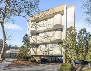 295 W. Wyoming Avenue, Stoneham, Massachusetts, 3 Bedrooms Bedrooms, 6 Rooms Rooms,2 BathroomsBathrooms,Residential,For Sale,W. Wyoming Avenue,73509257