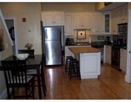 310 Court St, Plymouth, Massachusetts, 2 Bedrooms Bedrooms, 4 Rooms Rooms,1.5 BathroomsBathrooms,Residential,For Sale,Court St,73509239