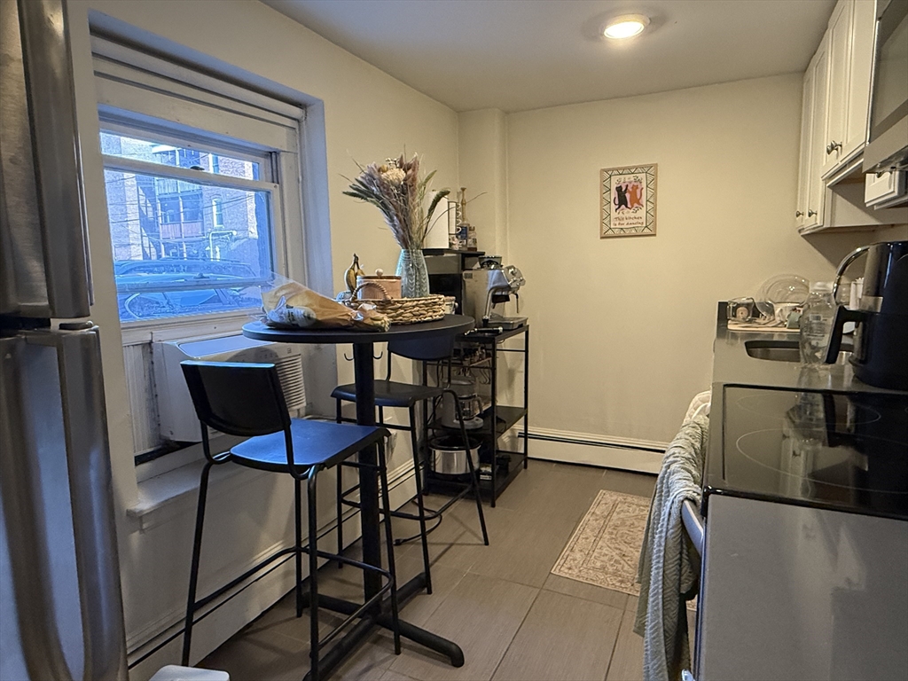 1871 Beacon St, Brookline, Massachusetts, 1 Bedroom Bedrooms, 3 Rooms Rooms,1 BathroomBathrooms,Residential Lease,For Rent,Beacon St,73508818