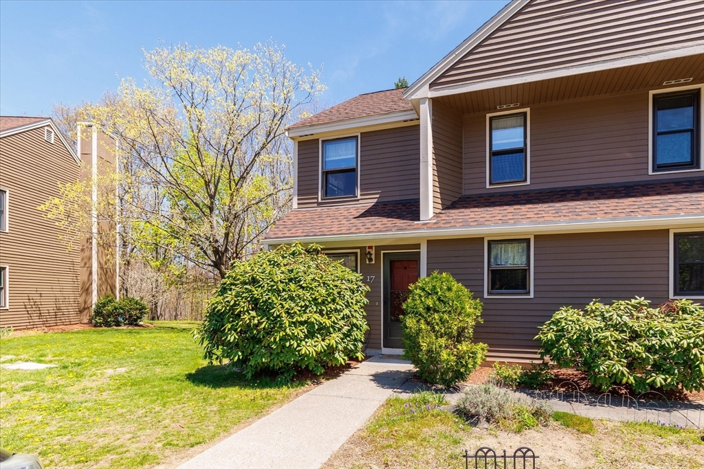 17 Drake Rd, Fitchburg, Massachusetts, 2 Bedrooms Bedrooms, 5 Rooms Rooms,1.5 BathroomsBathrooms,Residential,For Sale,Drake Rd,73509245