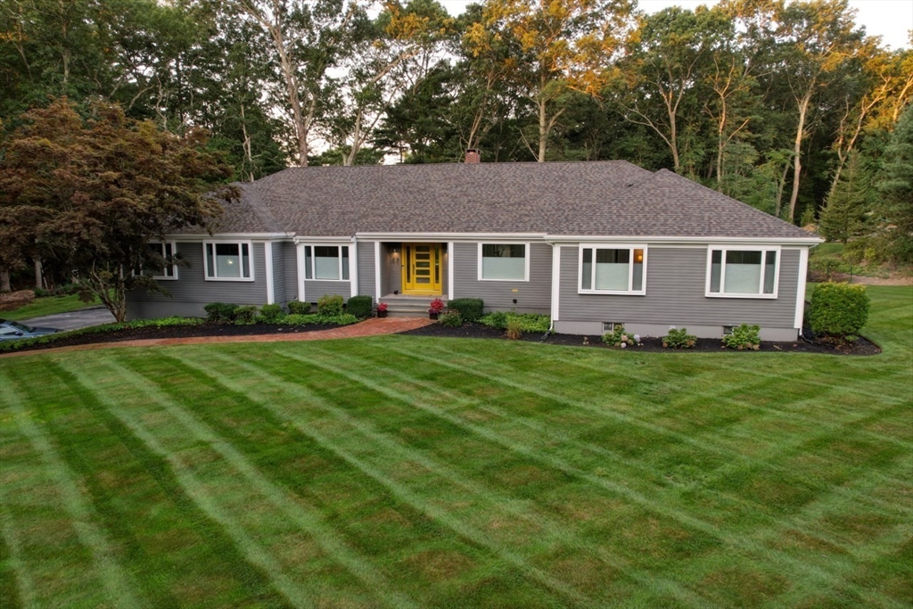 47 Fords Xing, Norwell, Massachusetts, 4 Bedrooms Bedrooms, 10 Rooms Rooms,3 BathroomsBathrooms,Residential,For Sale,Fords Xing,73508809