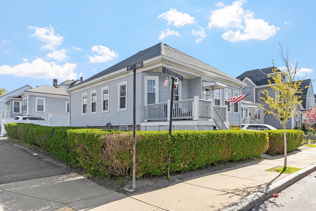 75 Fernwood Avenue, Revere, Massachusetts, 2 Bedrooms Bedrooms, 6 Rooms Rooms,1 BathroomBathrooms,Residential,For Sale,Fernwood Avenue,73509233