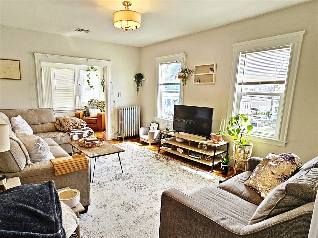 233 Faneuil Street, Boston, Massachusetts, 3 Bedrooms Bedrooms, 6 Rooms Rooms,1 BathroomBathrooms,Residential Lease,For Rent,Faneuil Street,73509429