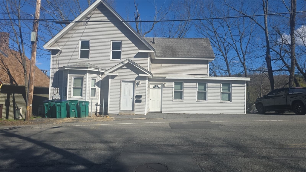 19 Ashburnham St, Fitchburg, Massachusetts, 1 Bedroom Bedrooms, 3 Rooms Rooms,1 BathroomBathrooms,Residential Lease,For Rent,Ashburnham St,73509266
