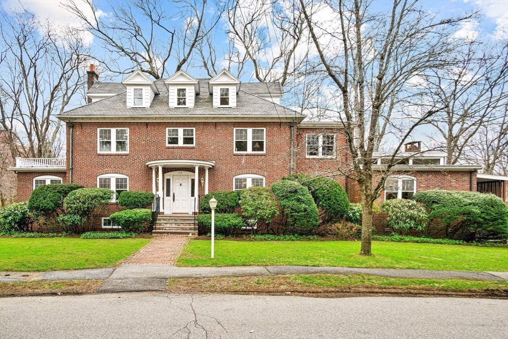 24 Radcliff Rd, Newton, Massachusetts, 5 Bedrooms Bedrooms, 12 Rooms Rooms,5 BathroomsBathrooms,Residential,For Sale,Radcliff Rd,73508699