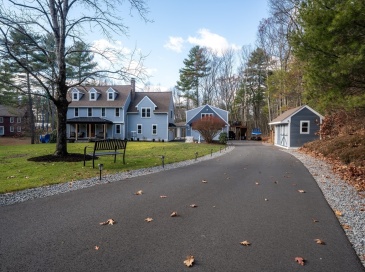 8 Stearns Road, Upton, Massachusetts, 5 Bedrooms Bedrooms, 13 Rooms Rooms,4 BathroomsBathrooms,Residential,For Sale,Stearns Road,73508751