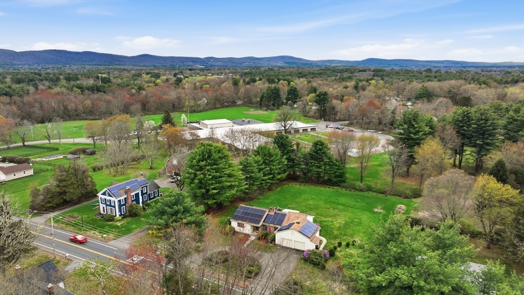53 Hampden Rd, East Longmeadow, Massachusetts, 3 Bedrooms Bedrooms, 5 Rooms Rooms,3.5 BathroomsBathrooms,Residential,For Sale,Hampden Rd,73503839