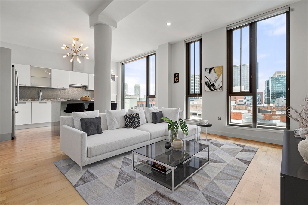 346 Congress St, Boston, Massachusetts, 1 Bedroom Bedrooms, 3 Rooms Rooms,1 BathroomBathrooms,Residential Lease,For Rent,Congress St,73509275