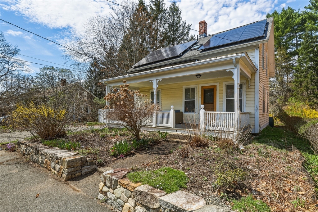 180 Summer St, Amherst, Massachusetts, 4 Bedrooms Bedrooms, 6 Rooms Rooms,2.5 BathroomsBathrooms,Residential,For Sale,Summer St,73508965