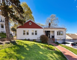 338 Waverley St, Belmont, Massachusetts, 3 Bedrooms Bedrooms, 8 Rooms Rooms,2 BathroomsBathrooms,Residential Lease,For Rent,Waverley St,73509290