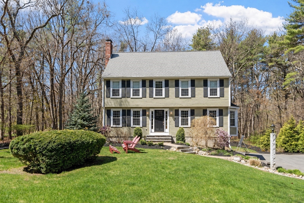 112 Stonecleave Road, North Andover, Massachusetts, 4 Bedrooms Bedrooms, 10 Rooms Rooms,2.5 BathroomsBathrooms,Residential,For Sale,Stonecleave Road,73509292