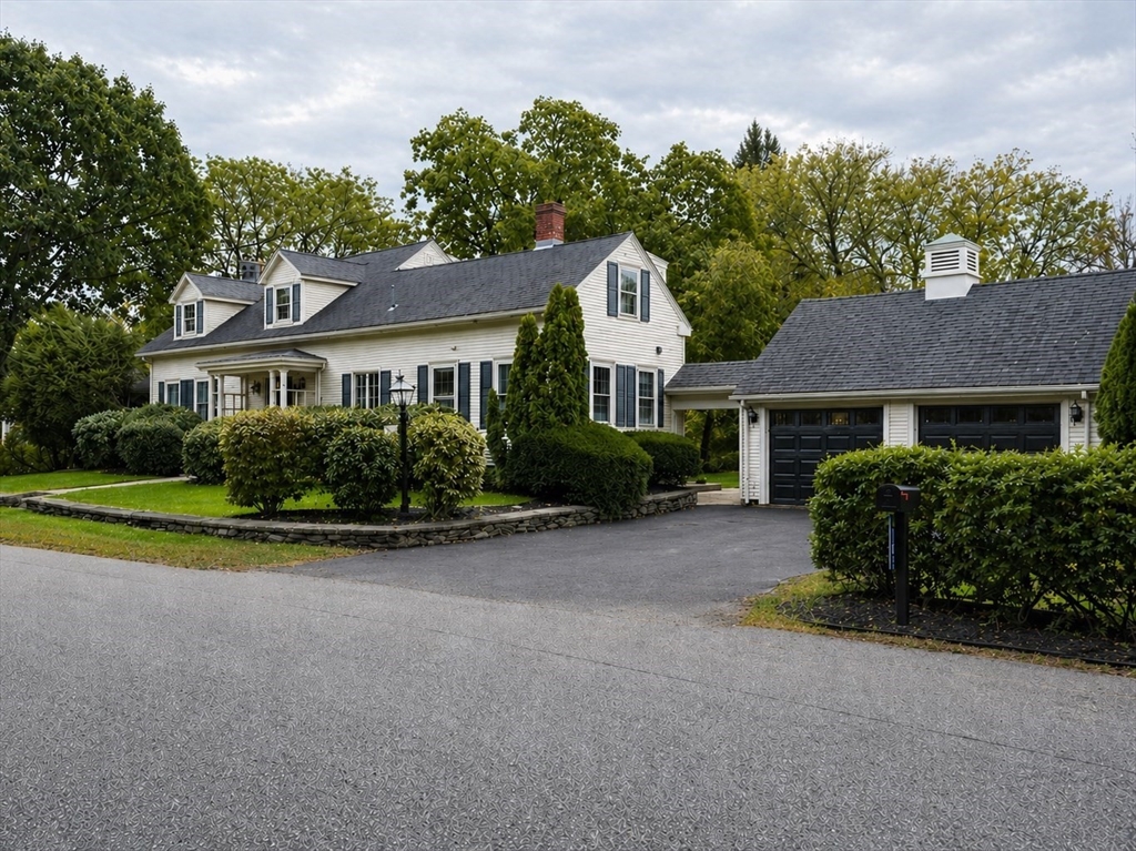 2043 Wellington Street, Dighton, Massachusetts, 3 Bedrooms Bedrooms, 8 Rooms Rooms,2 BathroomsBathrooms,Residential,For Sale,Wellington Street,73508858