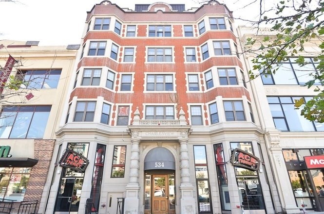 534 Commonwealth Ave, Boston, Massachusetts, 2 Bedrooms Bedrooms, 5 Rooms Rooms,2 BathroomsBathrooms,Residential Lease,For Rent,Commonwealth Ave,73509450