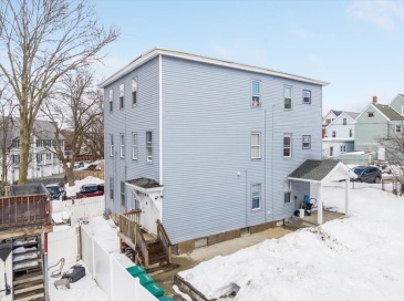 50-52 Andrews Street, Lowell, Massachusetts, 9 Bedrooms Bedrooms, 18 Rooms Rooms,3 BathroomsBathrooms,Residential Income,For Sale,Andrews Street,73508982