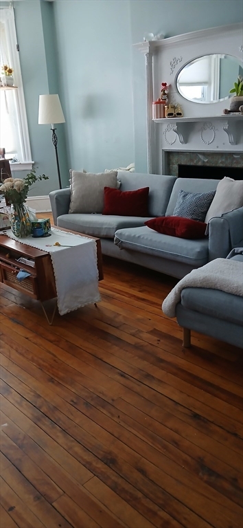 17 Vancouver St, Boston, Massachusetts, 3 Bedrooms Bedrooms, 5 Rooms Rooms,1 BathroomBathrooms,Residential Lease,For Rent,Vancouver St,73508863