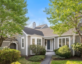 70 Thistle Patch Way, Hingham, Massachusetts, 2 Bedrooms Bedrooms, 6 Rooms Rooms,2 BathroomsBathrooms,Residential,For Sale,Thistle Patch Way,73508988