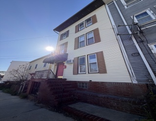 12 Leeds St, Boston, Massachusetts, 3 Bedrooms Bedrooms, 8 Rooms Rooms,3 BathroomsBathrooms,Residential Income,For Sale,Leeds St,73508778