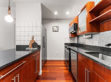 17 Otis St, Cambridge, Massachusetts, 2 Bedrooms Bedrooms, 4 Rooms Rooms,2 BathroomsBathrooms,Residential,For Sale,Otis St,73509107
