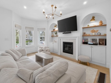 17 Manning St, Medford, Massachusetts, 4 Bedrooms Bedrooms, 9 Rooms Rooms,3.5 BathroomsBathrooms,Residential,For Sale,Manning St,73509125