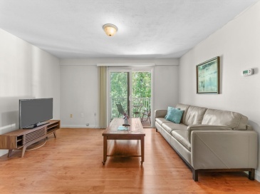 8 Post Oak Ln, Natick, Massachusetts, 2 Bedrooms Bedrooms, 5 Rooms Rooms,2 BathroomsBathrooms,Residential,For Sale,Post Oak Ln,73508870