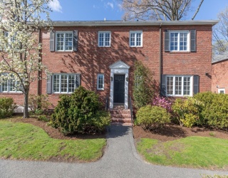 18 Still Street, Brookline, Massachusetts, 2 Bedrooms Bedrooms, 6 Rooms Rooms,2.5 BathroomsBathrooms,Residential,For Sale,Still Street,73508893