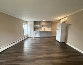 31 Western Ave, Gloucester, Massachusetts, 1 Bedroom Bedrooms, 3 Rooms Rooms,1 BathroomBathrooms,Residential Lease,For Rent,Western Ave,73508895