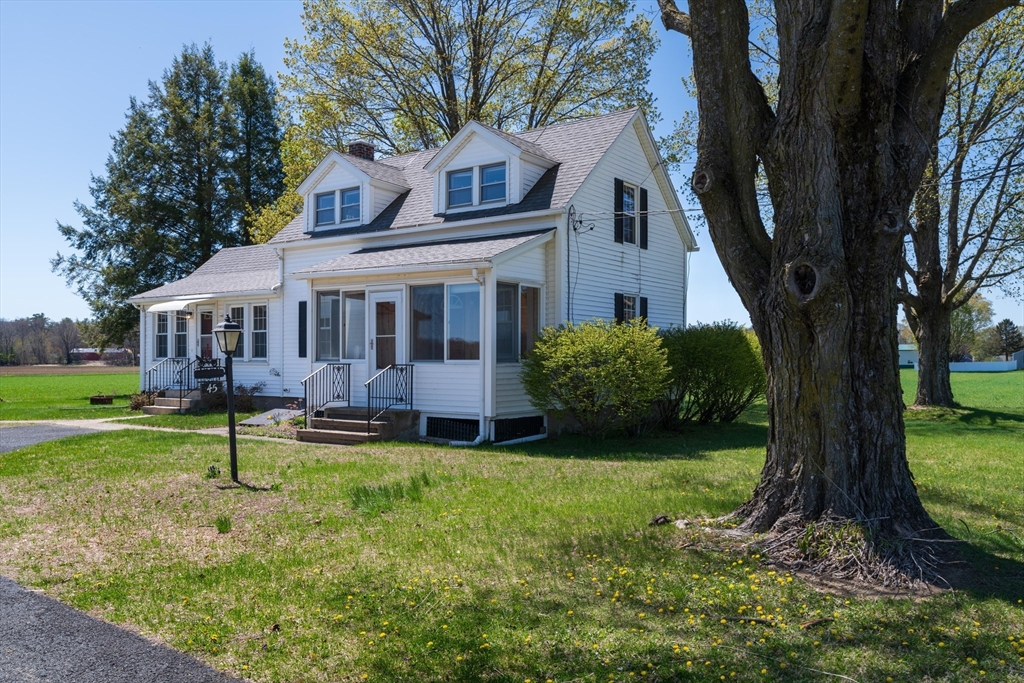 45 Comins Road, Hadley, Massachusetts, 3 Bedrooms Bedrooms, 6 Rooms Rooms,1 BathroomBathrooms,Residential,For Sale,Comins Road,73509037
