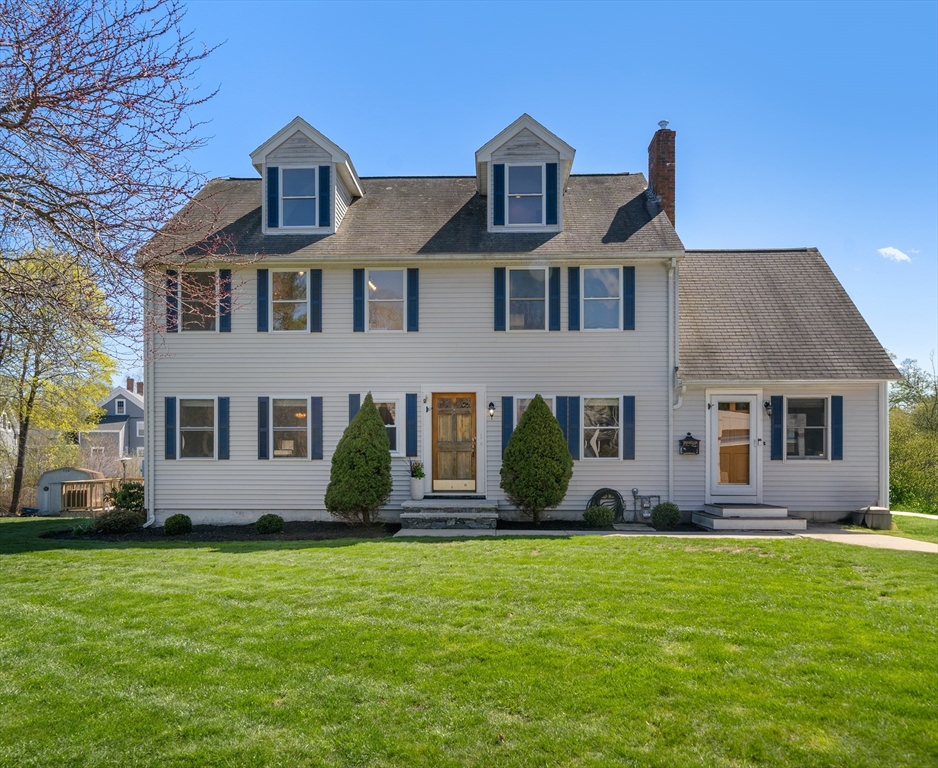 1 Fisher Rd, Hingham, Massachusetts, 4 Bedrooms Bedrooms, 9 Rooms Rooms,3 BathroomsBathrooms,Residential,For Sale,Fisher Rd,73508981