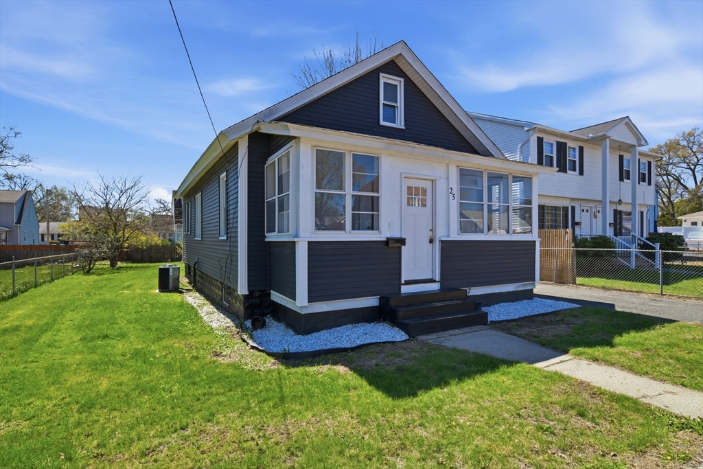 25 Victoria St., Springfield, Massachusetts, 3 Bedrooms Bedrooms, 6 Rooms Rooms,1.5 BathroomsBathrooms,Residential,For Sale,Victoria St.,73508898