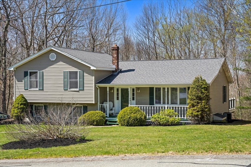 25 Collier Cir, Spencer, Massachusetts, 3 Bedrooms Bedrooms, 5 Rooms Rooms,1 BathroomBathrooms,Residential,For Sale,Collier Cir,73509040