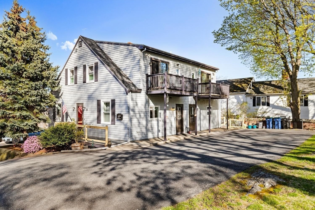 23-25 Putnam St, Salem, Massachusetts, 4 Bedrooms Bedrooms, 8 Rooms Rooms,3.5 BathroomsBathrooms,Residential Income,For Sale,Putnam St,73508831