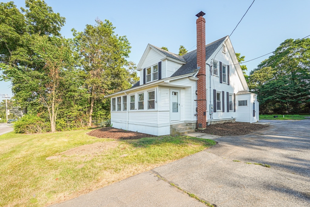 84 E Main Street, Hopkinton, Massachusetts, 4 Bedrooms Bedrooms, 9 Rooms Rooms,2 BathroomsBathrooms,Residential,For Sale,E Main Street,73500636