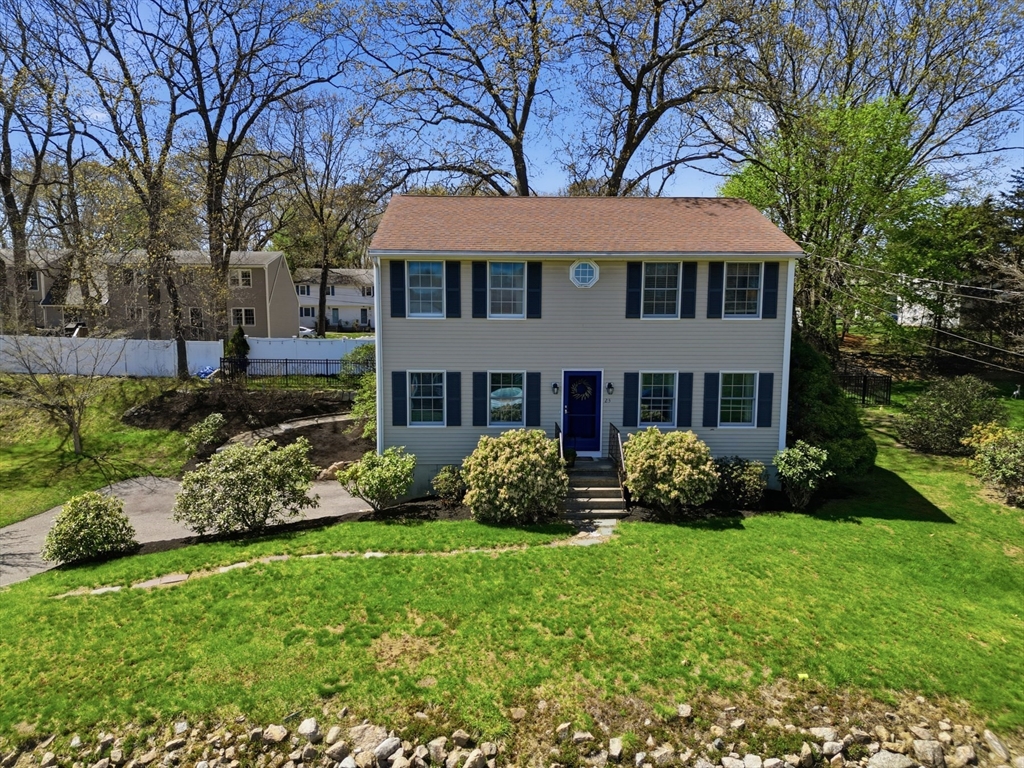 23 Bellmore Rd, Framingham, Massachusetts, 3 Bedrooms Bedrooms, 7 Rooms Rooms,2.5 BathroomsBathrooms,Residential,For Sale,Bellmore Rd,73509135